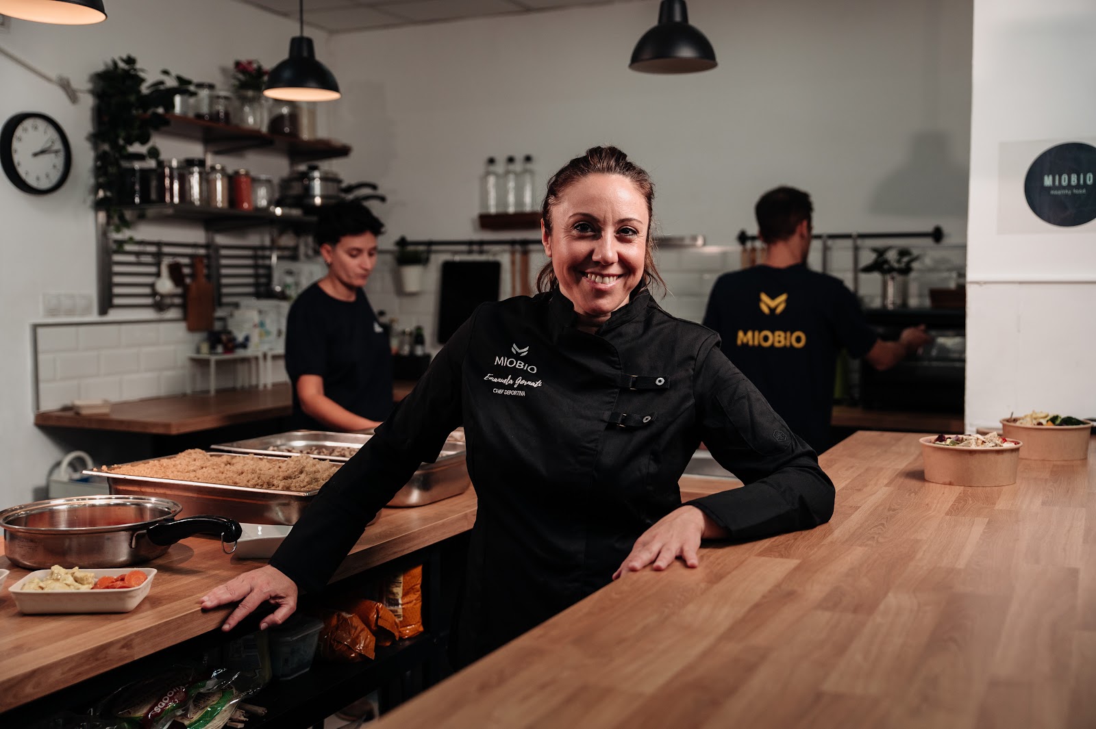 Emanuela Gornati en la cocina profesional de Miobio